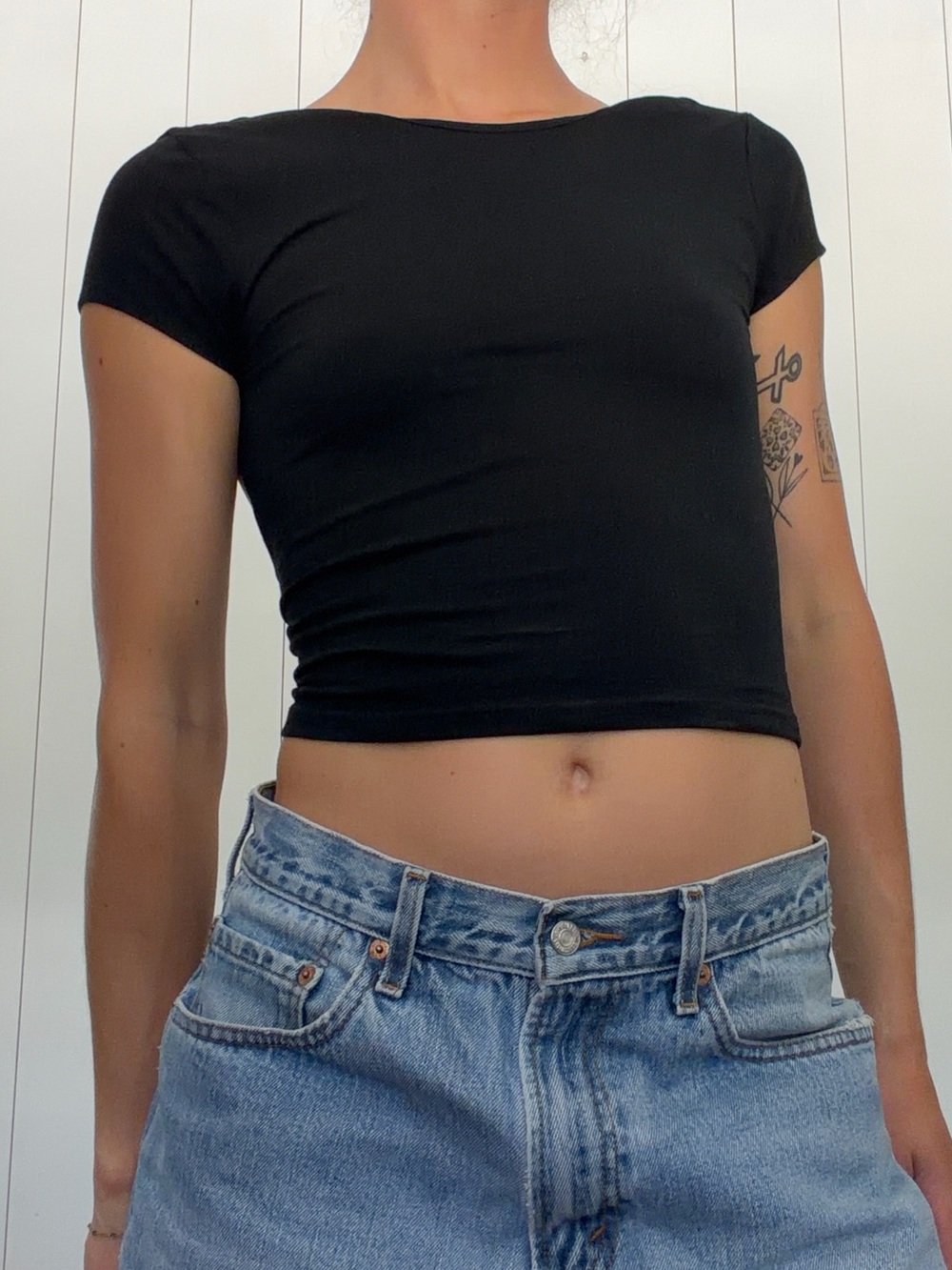 BLACK CROP TOP